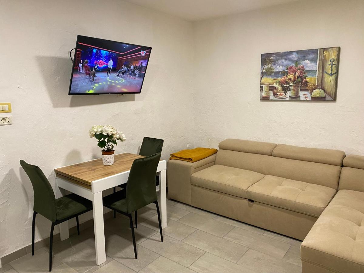 Maison Bellevue - 2 Bdrm Villa In Borsh Beach Екстер'єр фото