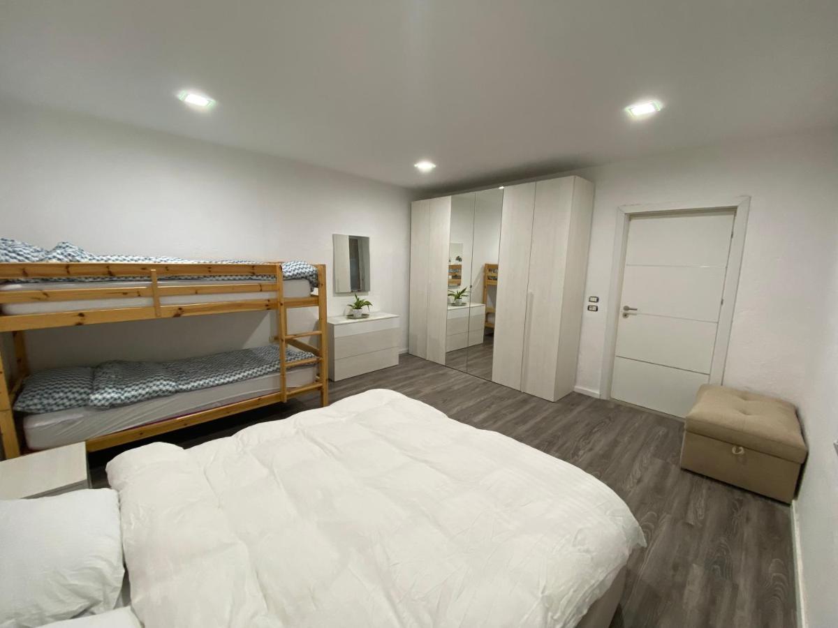 Maison Bellevue - 2 Bdrm Villa In Borsh Beach Екстер'єр фото