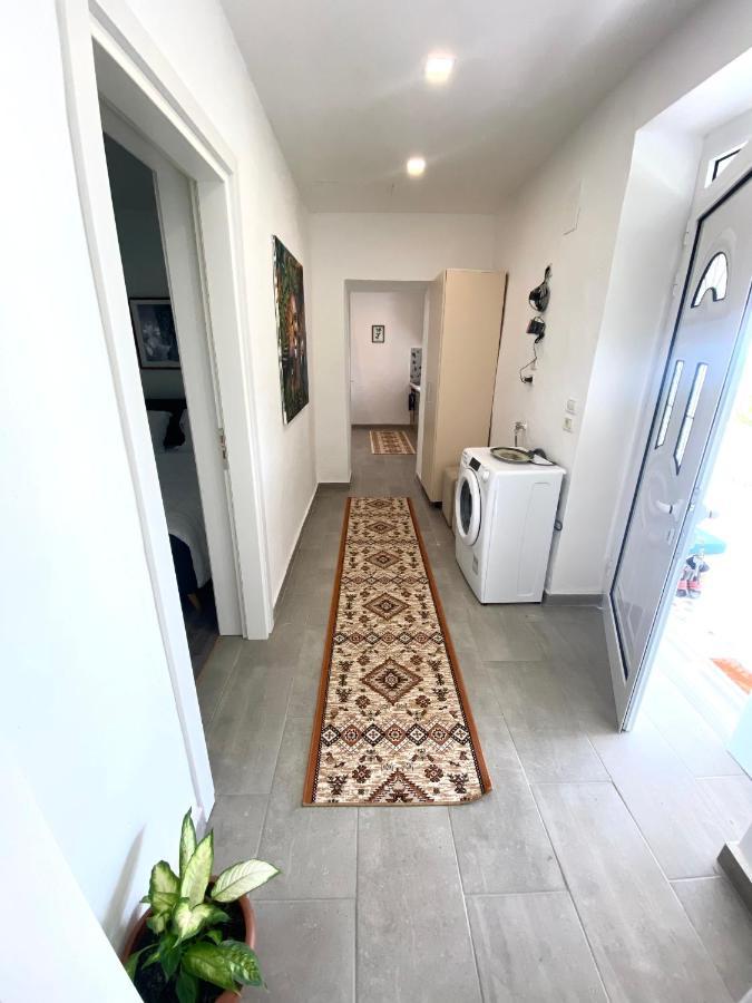 Maison Bellevue - 2 Bdrm Villa In Borsh Beach Екстер'єр фото