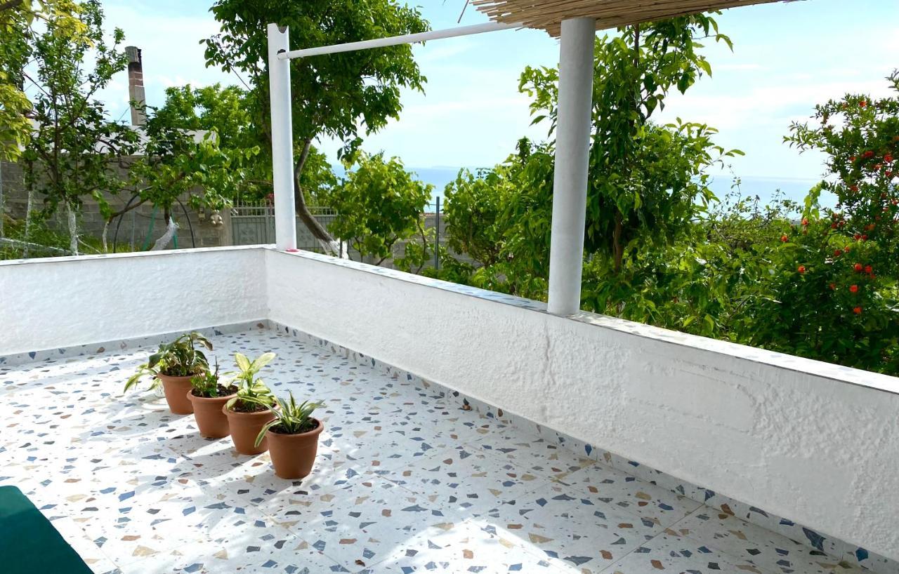 Maison Bellevue - 2 Bdrm Villa In Borsh Beach Екстер'єр фото